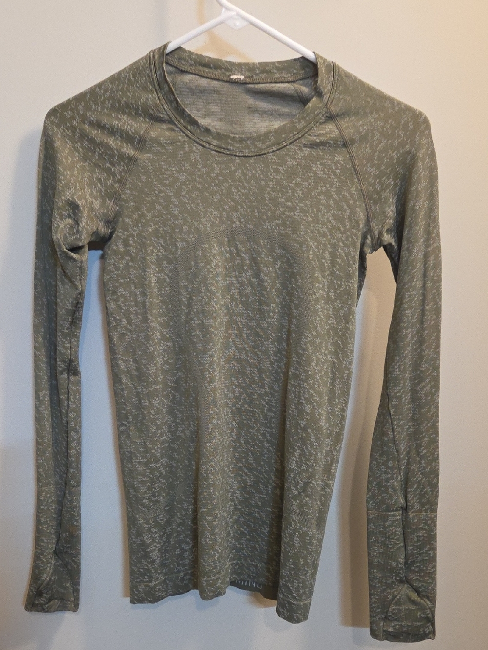 lululemon athletica Olive Heather Long-Sleeve Crew (I106)